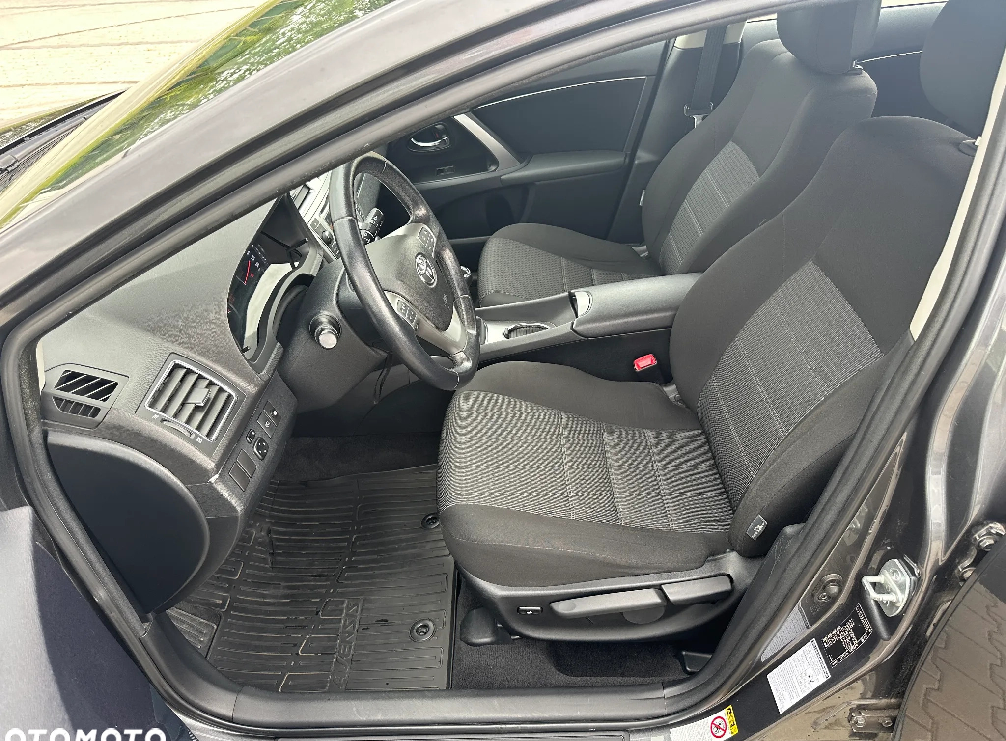 Toyota Avensis cena 46500 przebieg: 182990, rok produkcji 2012 z Lubomierz małe 254
